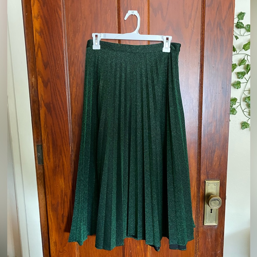 Zara sparkly green midi skirt 💚